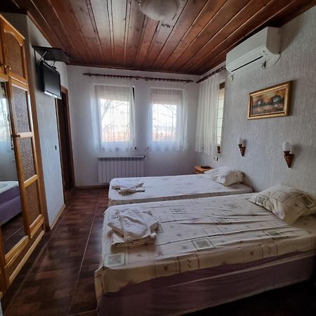 Къща За Гости Билдникс Malko Turnovo Exterior photo