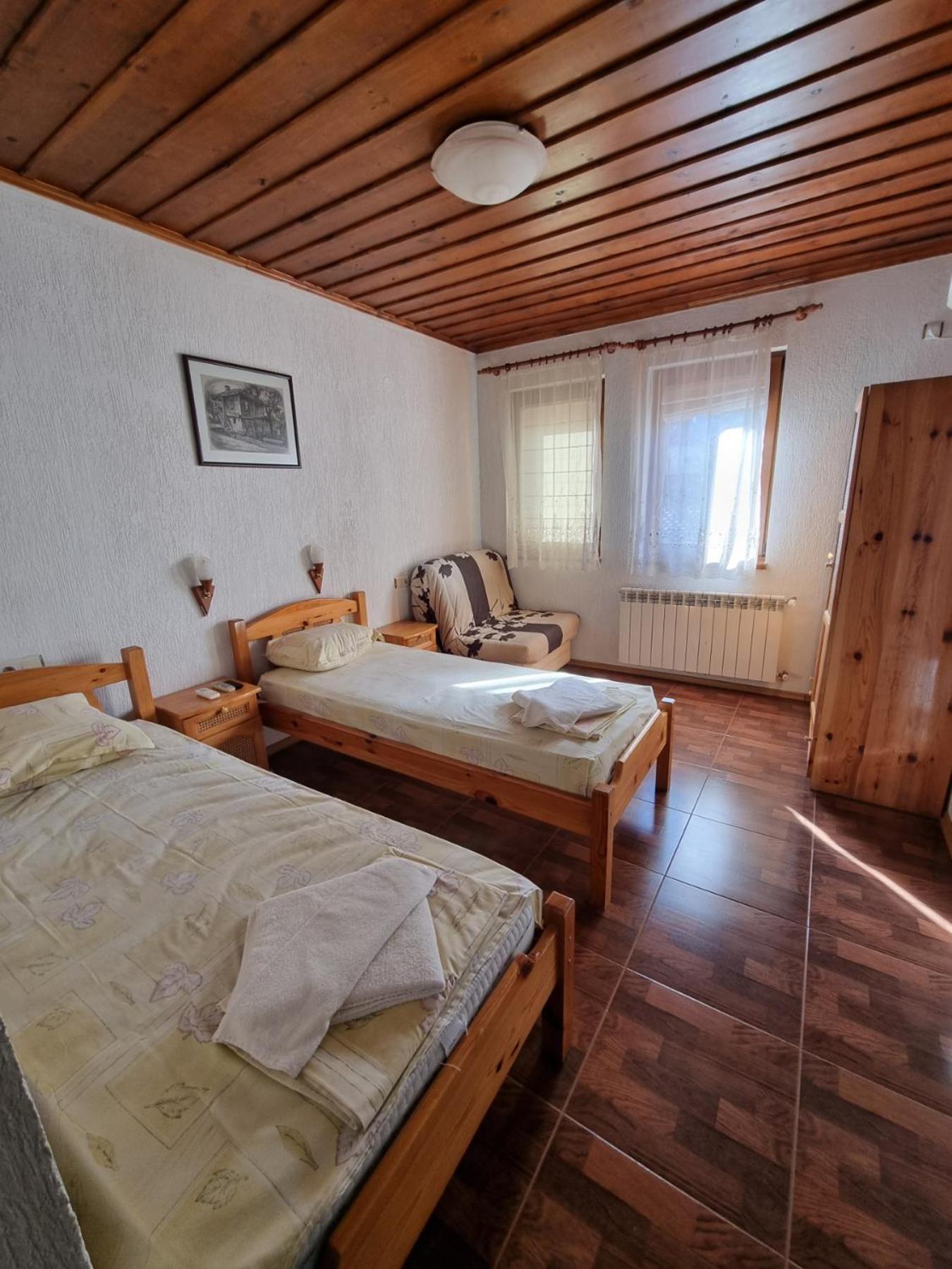 Къща За Гости Билдникс Malko Turnovo Exterior photo