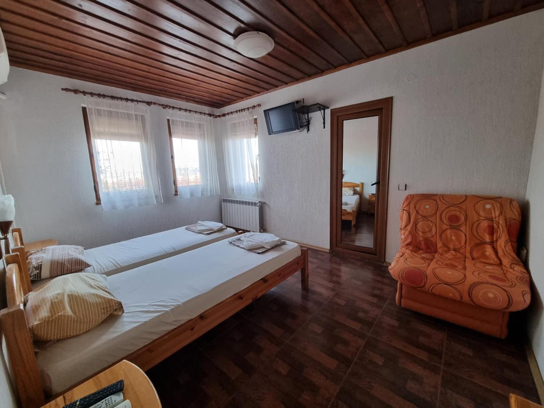 Къща За Гости Билдникс Malko Turnovo Exterior photo